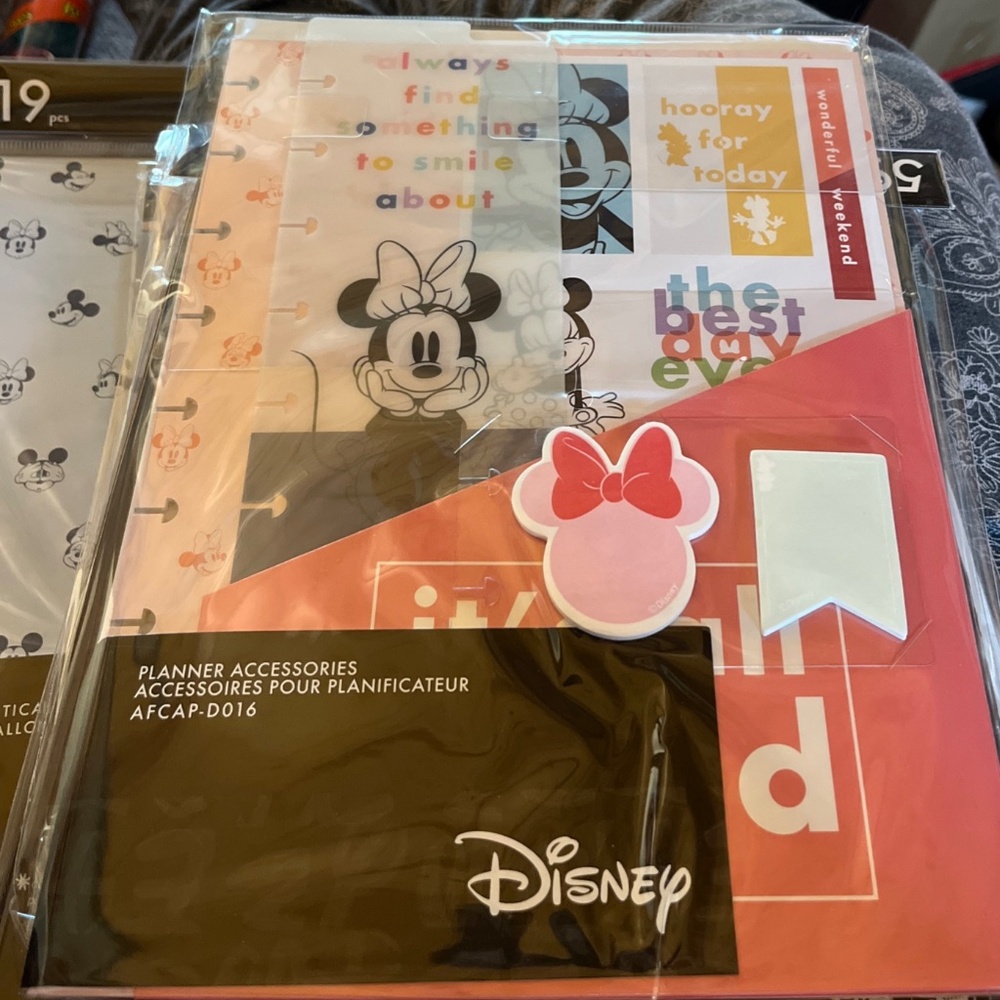 NIB Disney The Happy Planner Minnie Mouse 100 Pcs Stickers& Planner Accessories